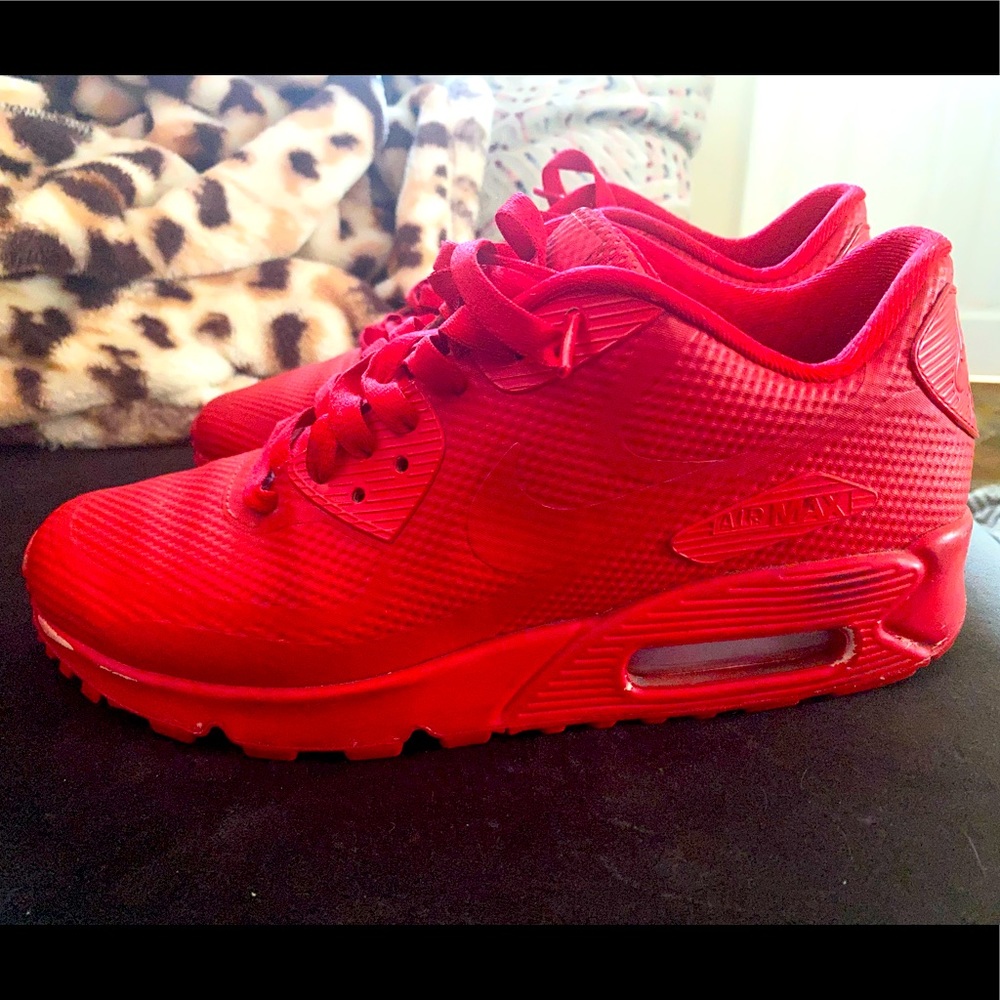 Women’s Nike Id air max - 7.5